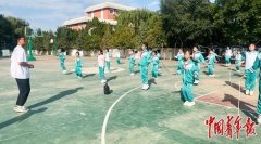 <strong>开展乒乓球、跳绳</strong>